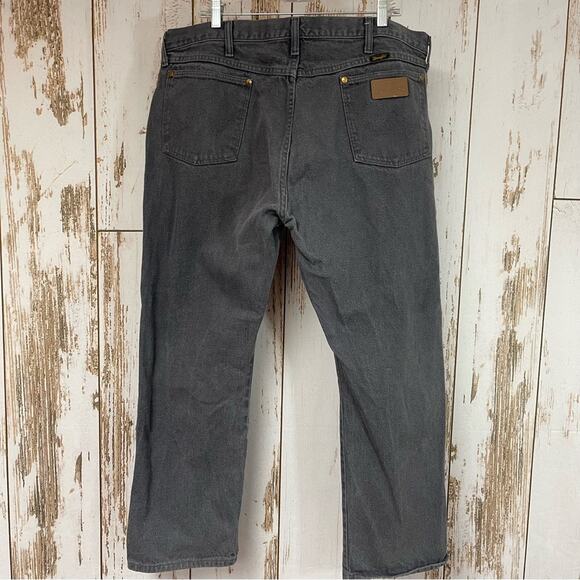 Wrangler Grey 13MWZCG Jeans. Size 40x30. In excellent condition! - Picture 3 of 5
